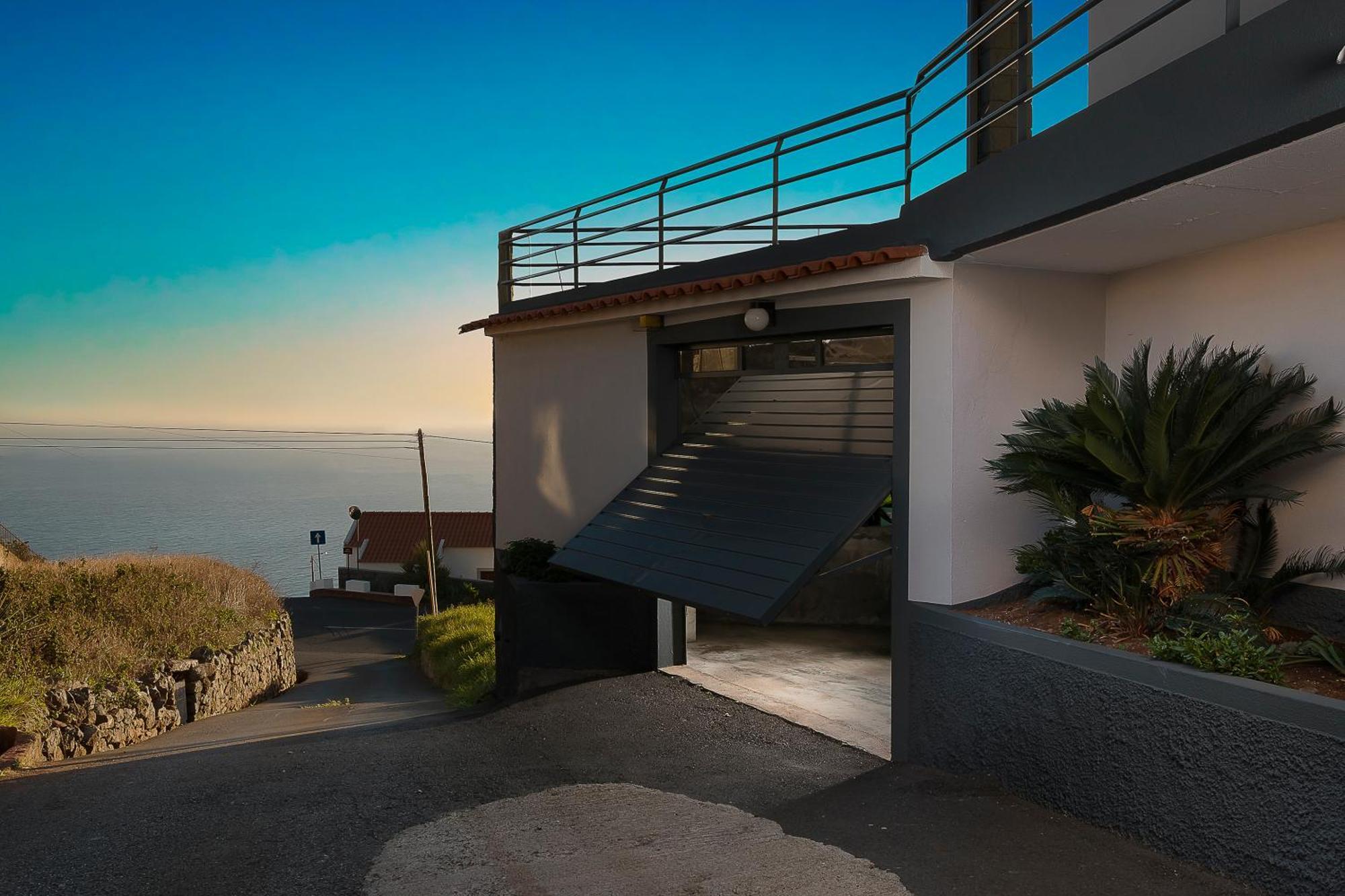 Welcome Home, With A Fantastic View, Sunrise & Sunsets Estreito Da Calheta Eksteriør billede